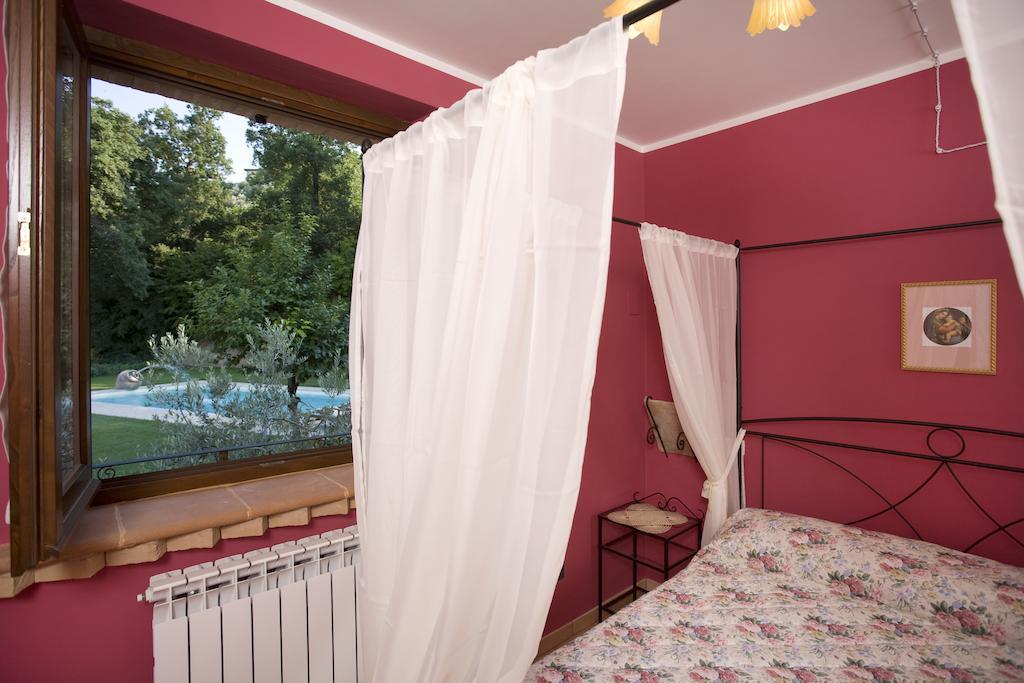 Agriturismo Il Girasole Montefalco Zimmer foto
